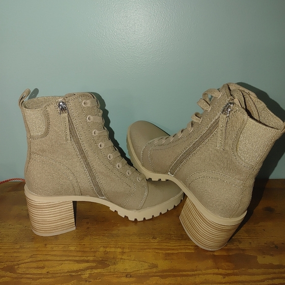Dolce Vita Stylish Tan Women's Ankle Combat Boots Size 8.5 - Picture 4 of 10